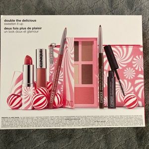 CLINIQUE DOUBLE THE DELICIOUS glamour sets (2 pack).